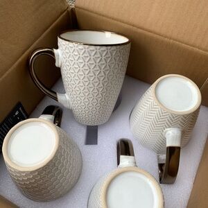 Brand New Set Of 4 Ceramic Mugs in Box